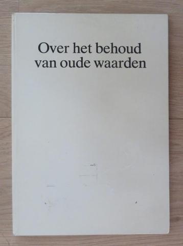 Over het behoud van oude waarden ( 75 jaar Hillen & Roosen ) beschikbaar voor biedingen