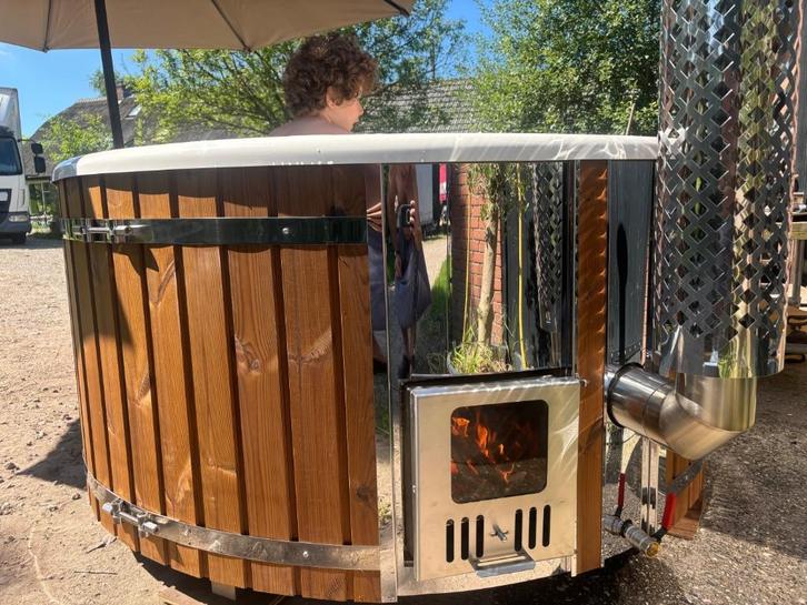 luxe 6 persoons hottub te huur., Tuin en Terras, Bubbelbaden en Hottubs, Gebruikt, Vast, Afdekzeil, Trap, Ophalen