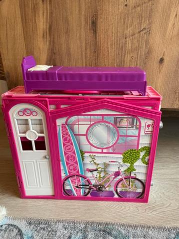 Draagbare Barbie huis beschikbaar voor biedingen