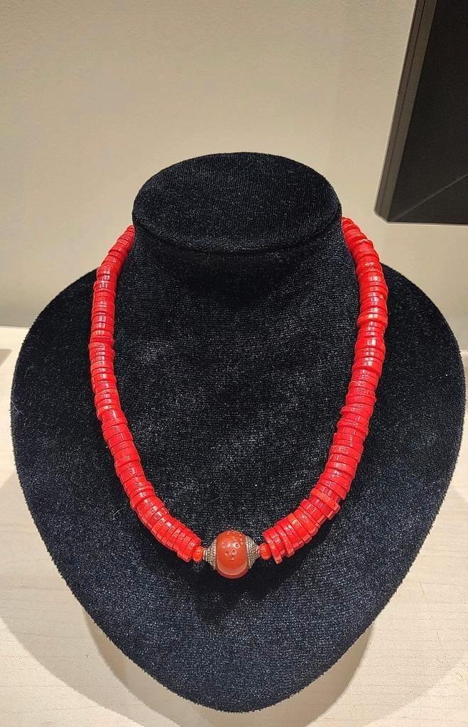 Antieke etnische ketting van rood bloedkoraal, Sieraden, Tassen en Uiterlijk, Antieke sieraden, Ketting, Zilver, Met edelsteen