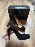 Evita Suède Pumps zwart - Nieuw in doos - Maat 37, Kleding | Dames, Schoenen, Ophalen of Verzenden, Nieuw, Zwart, Pumps