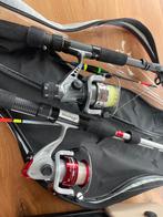 2 vishengels met molen en viskoffertje met inhoud., Ophalen, Nieuw, Complete hengel