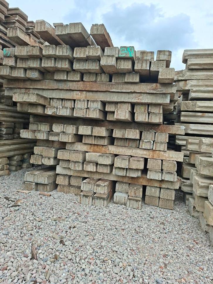 Beton bielzen | betonnen spoorbielzen | betonbiels |, Tuin en Terras, Palen, Balken en Planken, Gebruikt, Balken, 250 cm of meer
