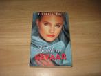 Victoria Holt - Geluk in gevaar, Boeken, Ophalen of Verzenden, Gelezen