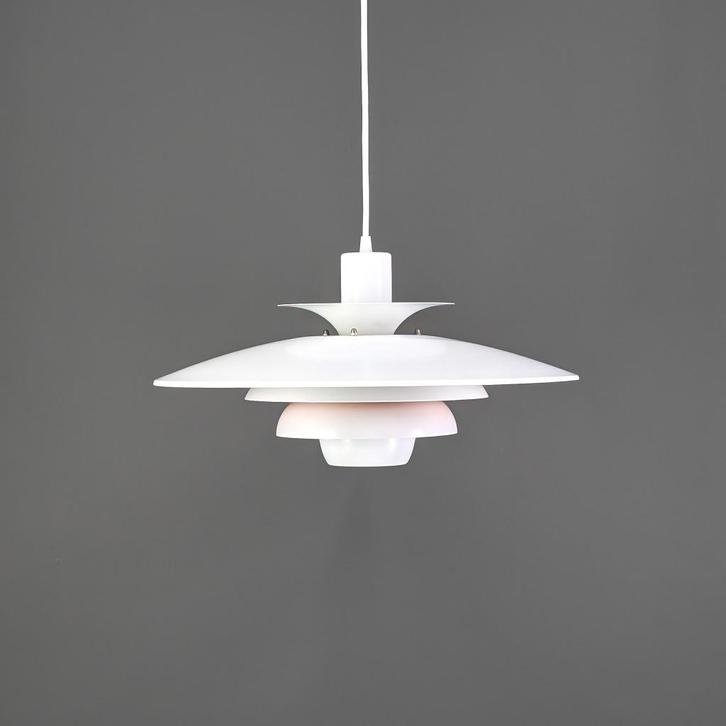 Scandinavische hanglamp in wit - Jeka Sofie - Deens design, Huis en Inrichting, Lampen | Hanglampen, Zo goed als nieuw, 75 cm of meer