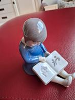 Royal Copenhagen beeldje - Lezend meisje, Ophalen of Verzenden