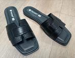 Zwarte leren Harper slippers maat 41/42, Kleding | Dames, Ophalen of Verzenden, Nieuw, Zwart, Slippers