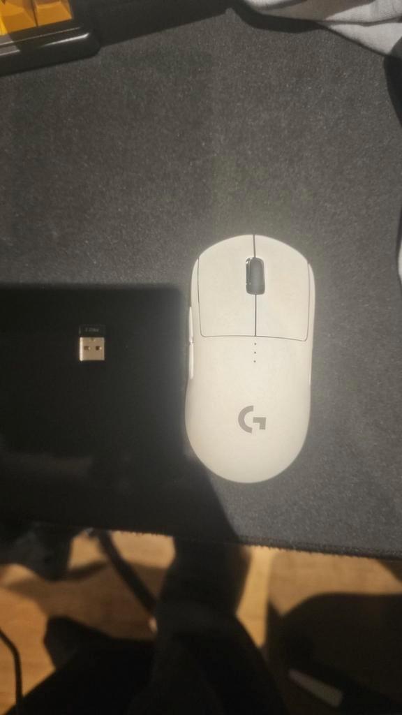 Logitech G Pro 2 Lightspeed Muis - Nieuwstaat!, Computers en Software, Muizen, Zo goed als nieuw, Muis, Rechtshandig, Draadloos