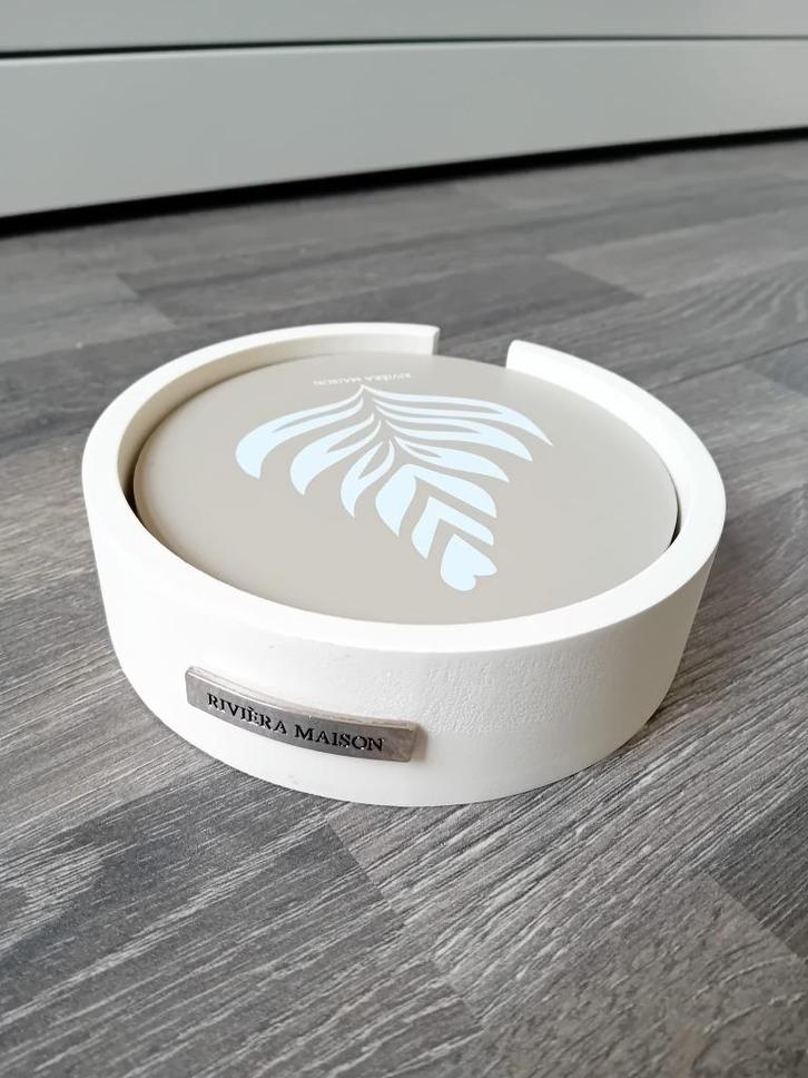 Riviera Maison Coasters 4 pieces 'But first coffee', Huis en Inrichting, Woonaccessoires | Onderzetters, Nieuw, Glas of Kopje