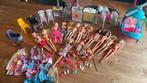 Barbies en accessoires (helikopter, paard, meubels, rolstoel, Kinderen en Baby's, Speelgoed | Poppen, Ophalen of Verzenden, Gebruikt