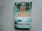 ASA LARSSON : Zonnestorm, Boeken, Thrillers, Asa Larsson, Ophalen of Verzenden, Zo goed als nieuw, Scandinavië