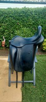 Euroriding Titan dressuurzadel 17,5 inch, Dieren en Toebehoren, Paarden en Pony's | Zadels, Ophalen of Verzenden, Zo goed als nieuw
