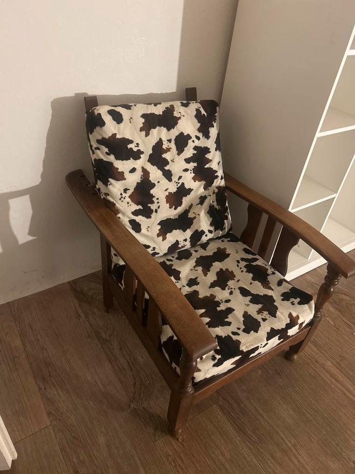 Vintage Rokerstoel met Koeienprint, Huis en Inrichting, Fauteuils, Gebruikt, Hout, 50 tot 75 cm, 75 tot 100 cm, Ophalen