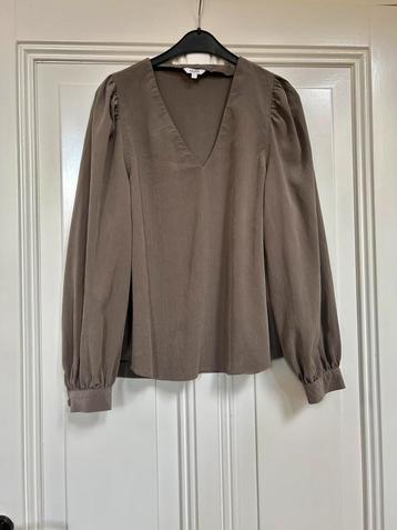 MbyM prachtige taupekleurige blouse maat L beschikbaar voor biedingen