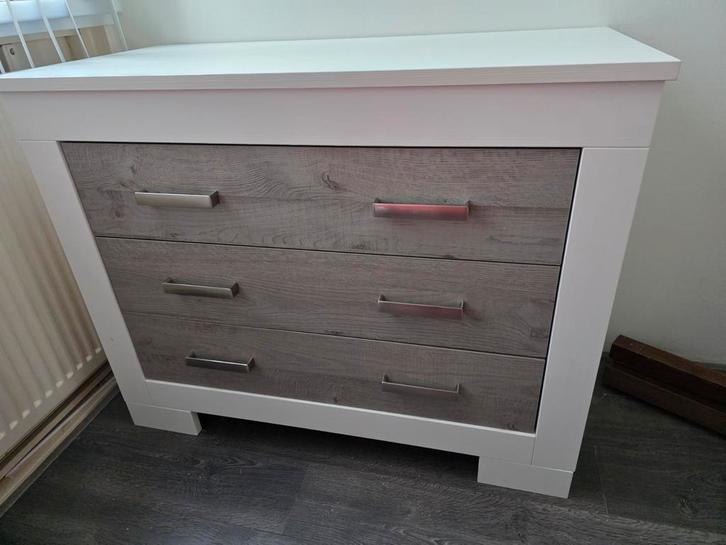 Commode TWF Lucca - Stijlvol en praktisch!, Huis en Inrichting, Kasten | Ladekasten, Zo goed als nieuw, 100 tot 150 cm, 100 tot 150 cm