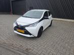 Toyota Aygo 1.0 VVT-i x-fun 5 deurs airco, Voorwielaandrijving, Gebruikt, Euro 6, Start-stop-systeem