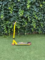 Razor step geel met paars stuntstep, Fietsen en Brommers, Steps, Ophalen, Zo goed als nieuw, Gewone step, Razor