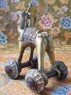 Dromedaris met berijder antiek tempelspeelgoed uit India., Antiek en Kunst, Kunst | Niet-Westerse kunst, Ophalen of Verzenden