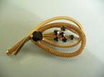 Een mooie Oude Goudkleurige Broche met Zwarte steentjes, Verzenden, Overige materialen, Broche