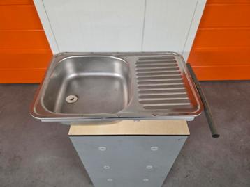 Compacte wasbak  beschikbaar voor biedingen