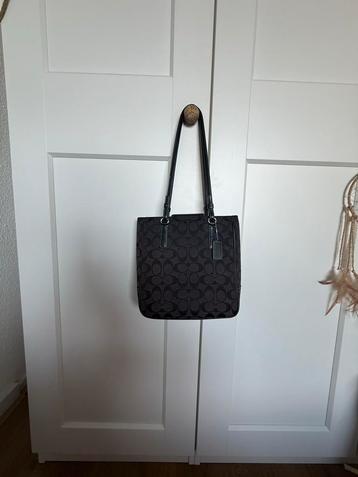 Coach Handtas - Klassiek Design beschikbaar voor biedingen