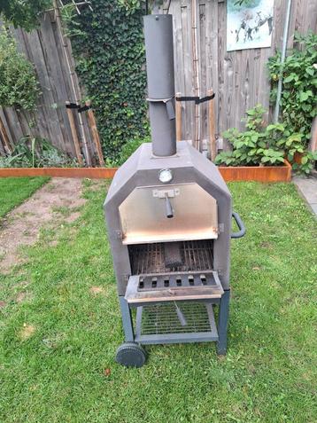 Pizza oven, bbq houtgestookte.  beschikbaar voor biedingen
