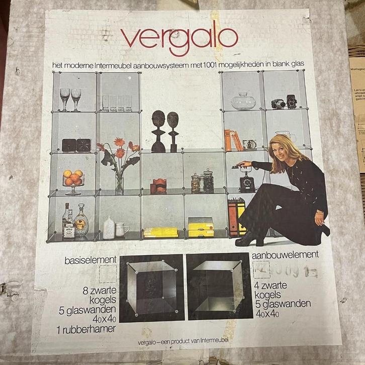 OPRUIMING Vergalo vitrinekast kubus glas 40 x 40 x 40 cm, Huis en Inrichting, Kasten | Vitrinekasten, Gebruikt, 100 tot 150 cm