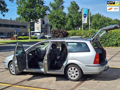 Ford Focus Wagon €1595,-1.6-16V Apk Airco Leer Trekhaak, Auto's, Ford, Bedrijf, Te koop, Focus, ABS, Airbags, Airconditioning