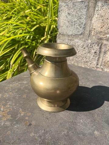 Vintage messing waterpot (1,01kg) beschikbaar voor biedingen