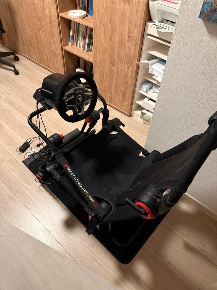Thrustmaster T248 + Next Level Racing GTLite, Spelcomputers en Games, Spelcomputers | Sony PlayStation Consoles | Accessoires