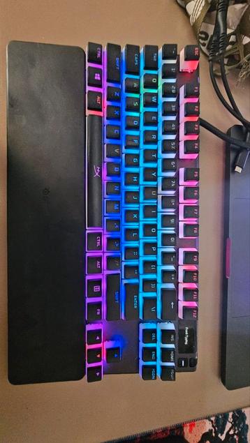 Steelseries Apex Pro TKL + HyperX Keycaps beschikbaar voor biedingen