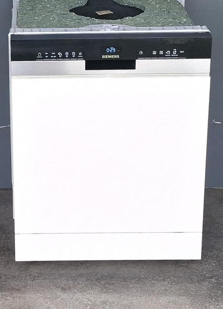 Siemens inbouw vaatwasser 46 dB en half geïntegreerd, Witgoed en Apparatuur, Vaatwasmachines, Zo goed als nieuw, Inbouw, Minder dan 85 cm