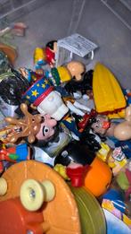 Speelgoed poppetjes hele bak vol verassingen antiek, Verzamelen, Poppetjes en Figuurtjes, Ophalen of Verzenden, Zo goed als nieuw