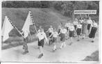 Avondvierdaagse 1951 Fotokaart. Wie weet waar?, Verzamelen, Ophalen of Verzenden, 1940 tot 1960, Ongelopen