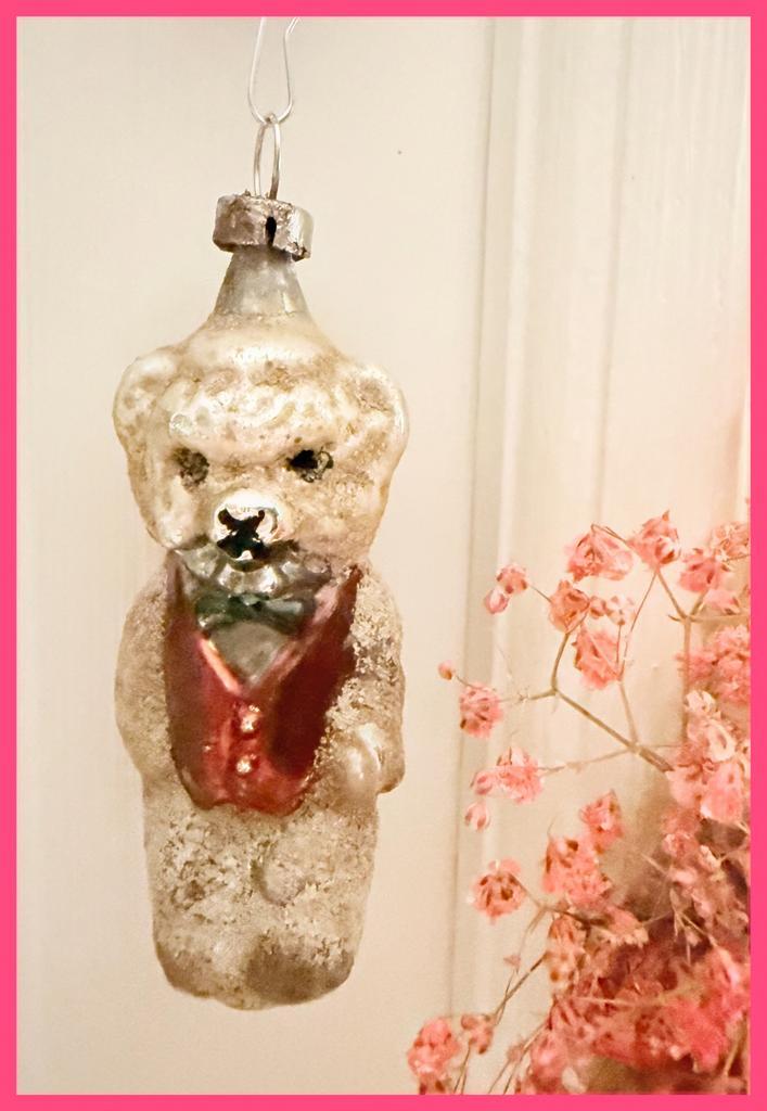 Antieke kersthanger kerstbal beertje met vestje, Diversen, Kerst, Gebruikt, Ophalen