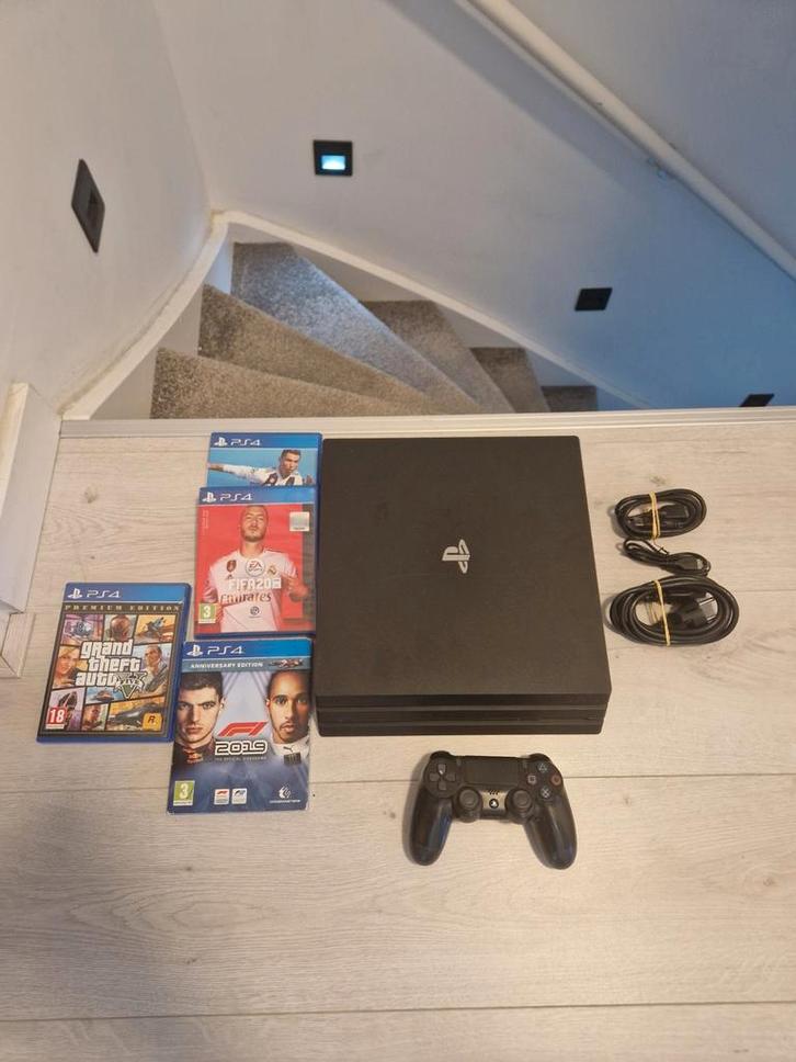 PS4 Pro met controller, veel games + toebehoren, Spelcomputers en Games, Spelcomputers | Sony PlayStation 4, Zo goed als nieuw