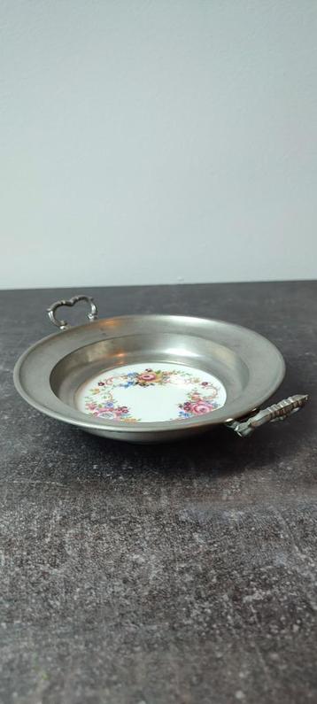 Decoratievf bord beschikbaar voor biedingen