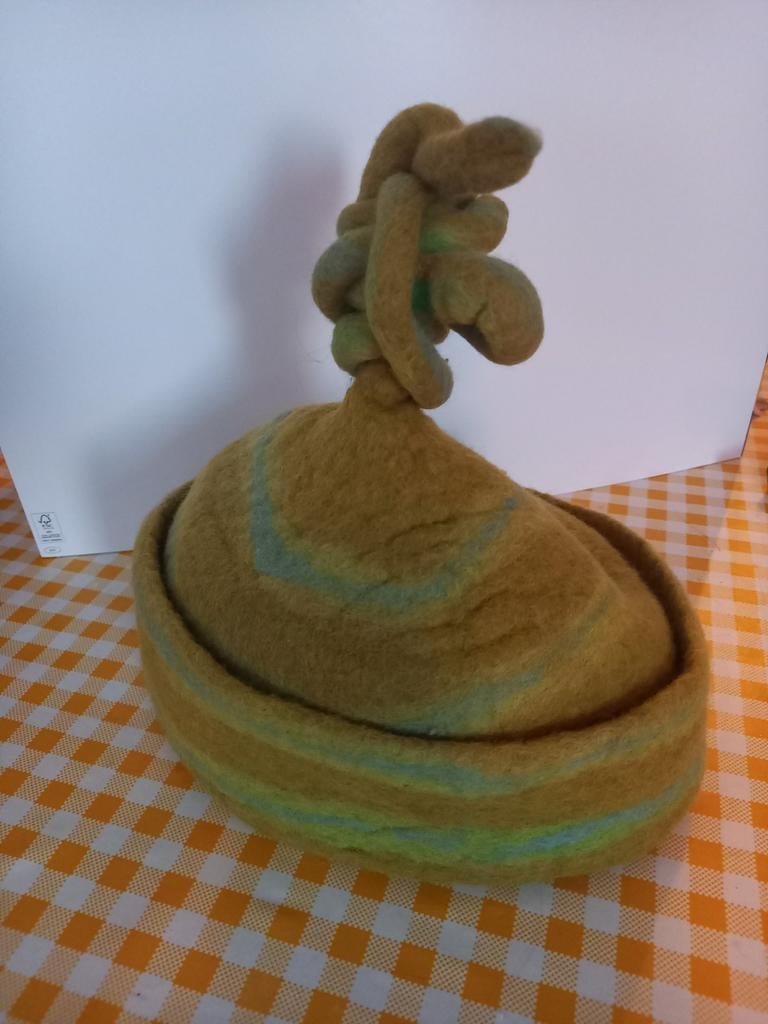 Unieke vilten hoed - handgemaakt, Handgemaakt, Ophalen of Verzenden, Zo goed als nieuw, Hoed