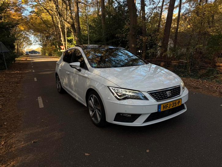 Seat Leon 1.5 TSI DSG Pano Digitaal dash, Auto's, Seat, Particulier, Leon, ABS, Achteruitrijcamera, Adaptieve lichten, Adaptive Cruise Control
