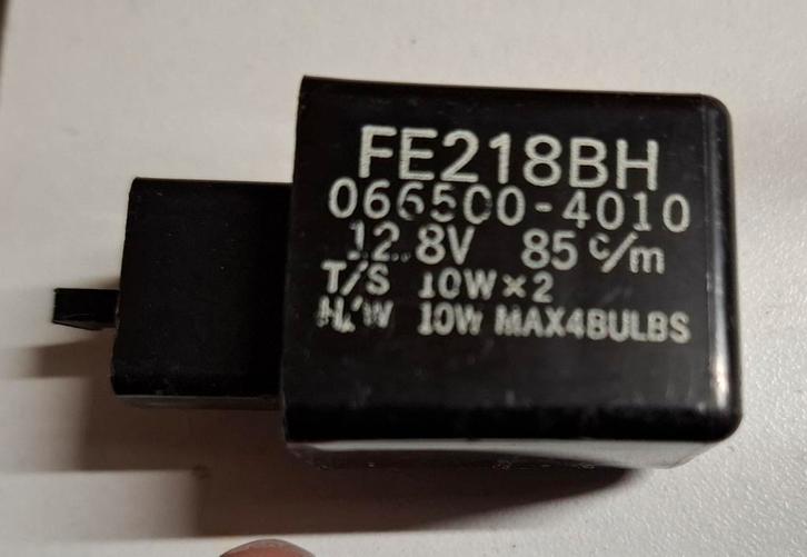 ORIGINEEL KNIPPERLICHTRELAIS YAMAHA XMAX 250 (niet voor LED), Motoren, Onderdelen | Yamaha, Ophalen of Verzenden