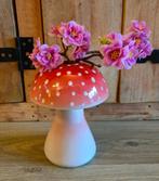 Intratuin paddestoel vaas en fuschia kunstbloem, Ophalen of Verzenden, Zo goed als nieuw, Minder dan 50 cm