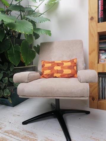 Draaifauteuil William retrolook beige ribstof