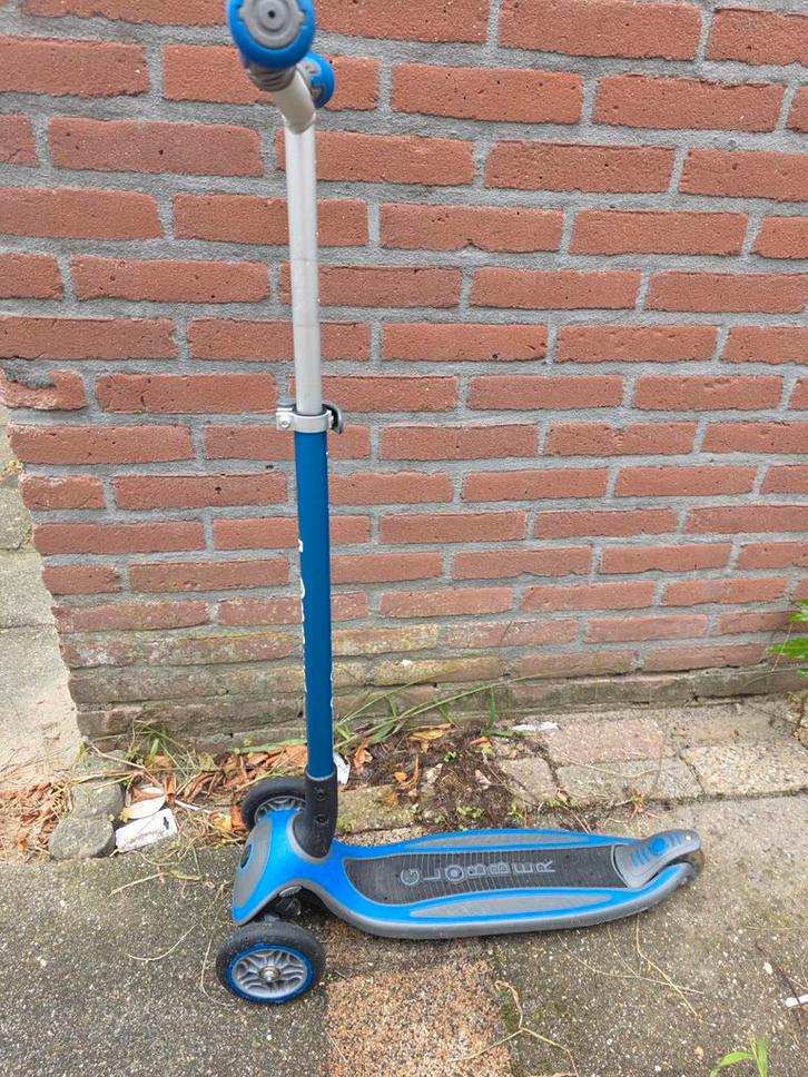 Zeer nette stoere Globber step in hoogte te verstellen, Fietsen en Brommers, Steps, Gebruikt, Gewone step, Ophalen