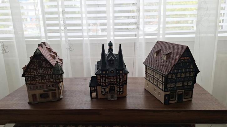 Heidelberg stenen huisje's zie foto's van model., Verzamelen, Beelden en Beeldjes, Zo goed als nieuw, Dier, Ophalen of Verzenden