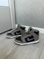 Nike Dunk High Moon Fossil dames maat 37,5, Kleding | Dames, Schoenen, Nike, Ophalen of Verzenden, Zo goed als nieuw, Sneakers of Gympen