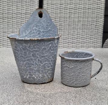 Zeepbakje en mok grijs gewolkt emaille vintage beschikbaar voor biedingen