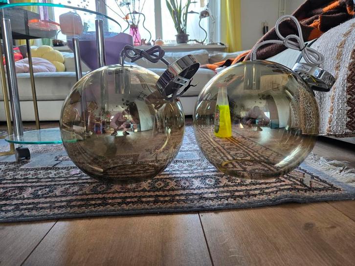 Set van 2 glazen hanglampen, Huis en Inrichting, Lampen | Hanglampen, Zo goed als nieuw, 50 tot 75 cm, Glas, Metaal, Ophalen