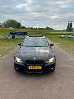 BMW 3-Serie 2.0 I 318 2011 Zwart, Auto's, 65 €/maand, 4 cilinders, Zwart, Origineel Nederlands