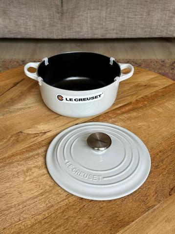 Le Creuset Gietijzeren Braadpan 20 cm – Vapeur Zachtgrijs beschikbaar voor biedingen