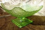 Grote schaal op voet van groen glas Art Deco uit Frankrijk, Ophalen
